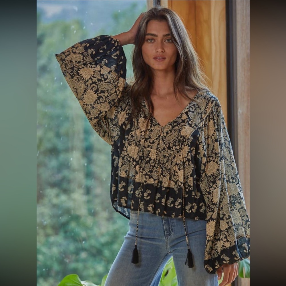Wide billowy sleeve lightweight comfy paisley blouse with ruffle front detail